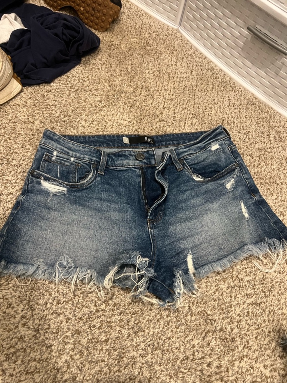 Kut from the Kloth Medium Wash Blue Denim Jeans